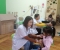 Trường Mầm non Tân Quang phối hợp với trạm Y tế xã Tân Quang khám sức khỏe cho các cháu học sinh.